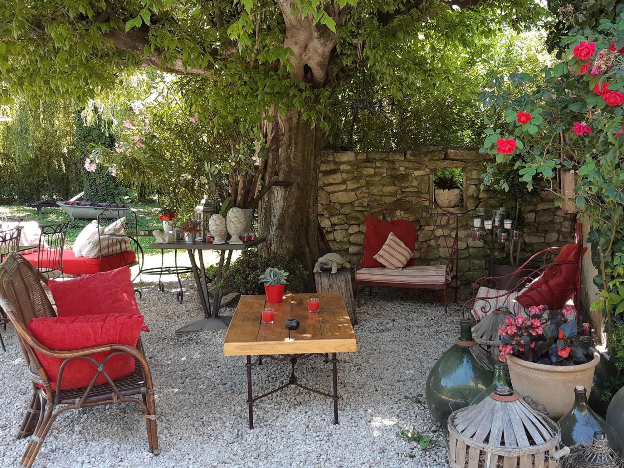 Cherche Midi Noves Екстериор снимка